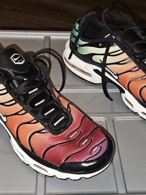 Nike Women’s Gradient Flame Sneakers - Black with Orange, Pink & Green